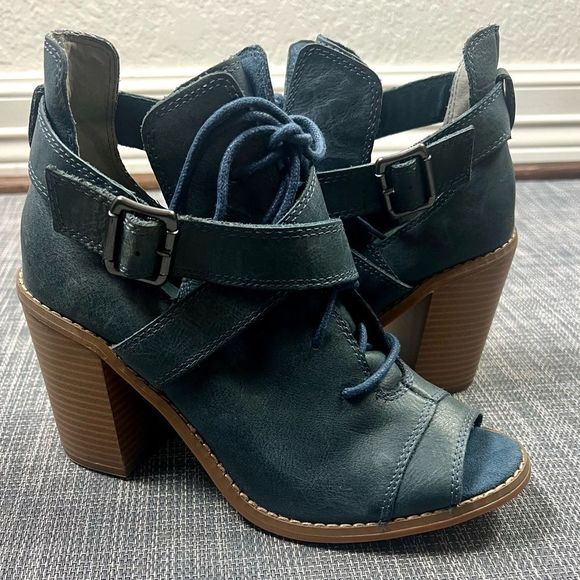 Women's Blue Peep-Toe Block Heel Sandals - Picture 2 of 12